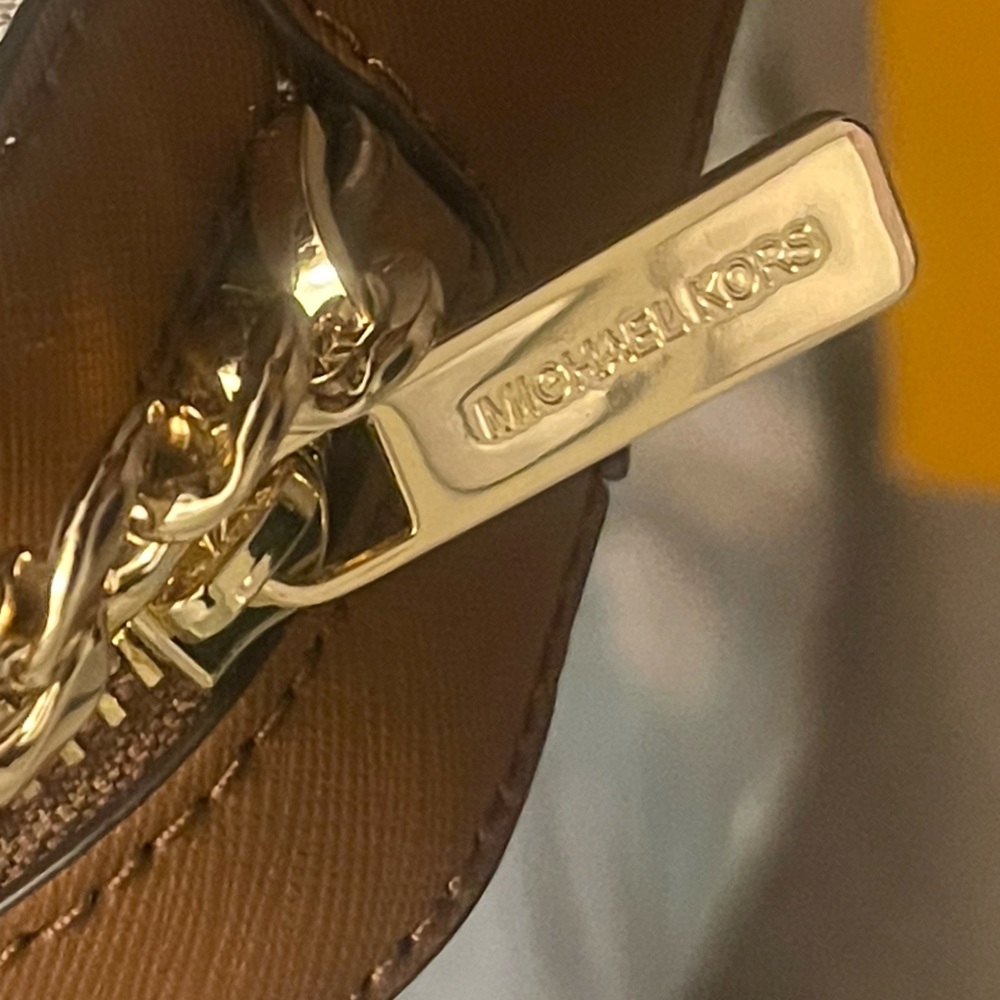 Authentic Michael Kors Crossbody - Picture 3 of 9